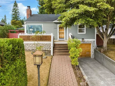 7707 34th Ave NE, Seattle, WA 98115