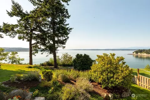 1284 Polnell Shores Dr, Oak Harbor, WA 98277
