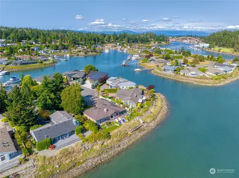 189 Suquamish Way, La Conner, WA 98257