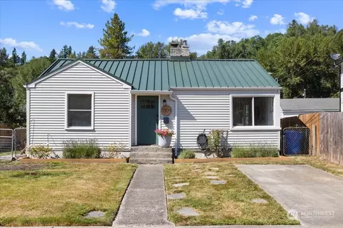 3304 SE 6th St, Renton, WA 98058