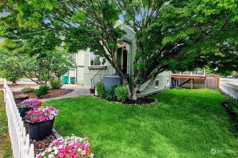 8800 Fremont Ave N, Seattle, WA 98103