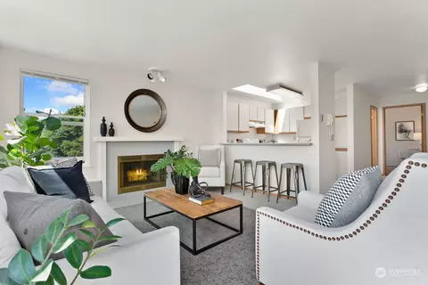 124 SW 154th St #305, Burien, WA 98166