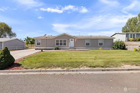 430 E Fulton St, Connell, WA 99326