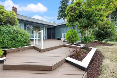 425 Alameda Ave, Fircrest, WA 98466