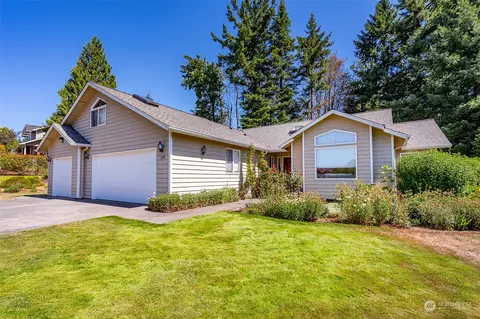 220 Alderwood Dr, Chehalis, WA 98532