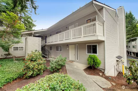 14517 NE 40 St #F203, Bellevue, WA 98007