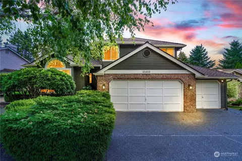 25403 Lake Wilderness Country Club Dr SE, Maple Valley, WA 98038