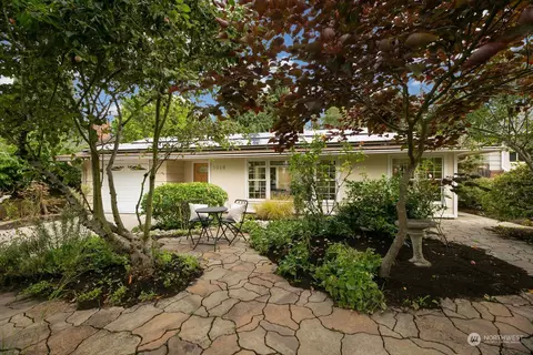 1018 NW 130th St, Seattle, WA 98177