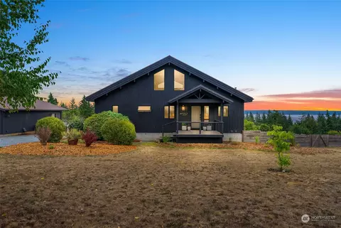 557 Michael Way, Camano Island, WA 98282