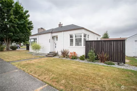 504 Meade Ave, Sumner, WA 98390