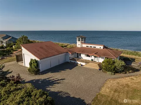 100 Jamestown Beach Ln, Sequim, WA 98382