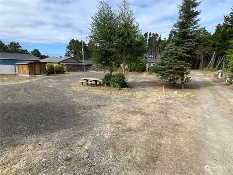 1302 216th Ln, Ocean Park, WA 98640