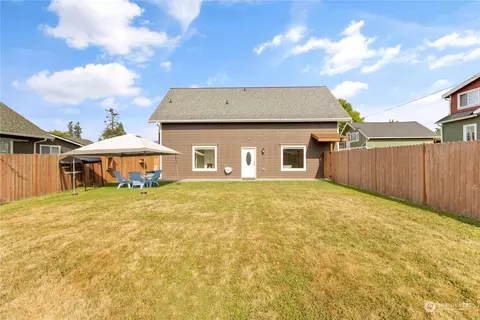 1929 Lafromboise St, Enumclaw, WA 98022