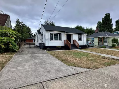 13831 37th Ave S, Tukwila, WA 98168