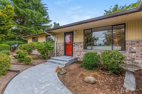 604 20th Ave SE, Puyallup, WA 98372