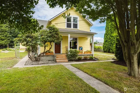 8747 Ershig Rd, Bow, WA 98232