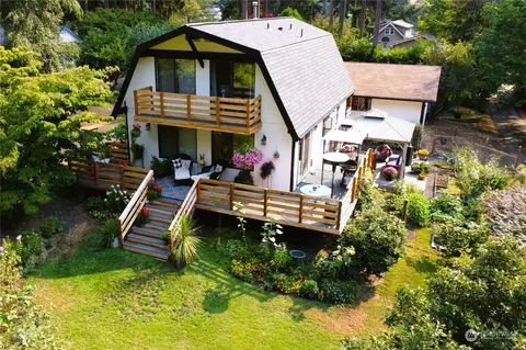 2758 Marine Dr, Bremerton, WA 98312