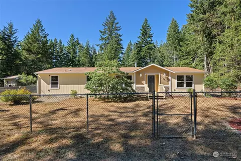 16407 84th St NW, Lakebay, WA 98349