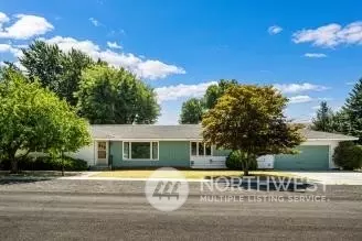 541 W 4th St, Waitsburg, WA 99361