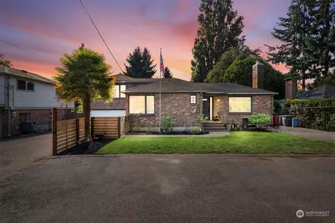 2128 Bridgeport Way W, University Place, WA 98466