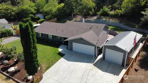 13705 Dana Ln E, Puyallup, WA 98373
