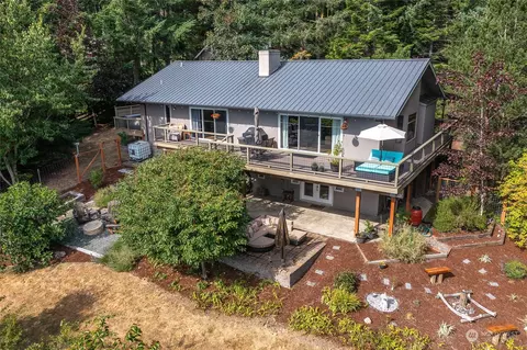 9 Upper Bay Head Ln, Eastsound, WA 98245