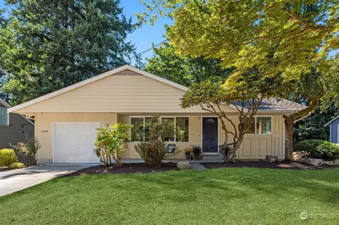 9509 164th Ave NE, Redmond, WA 98052