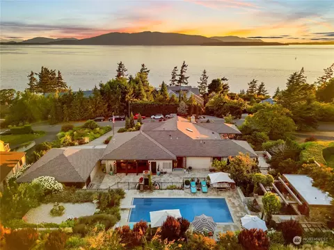329 Bayside Rd, Bellingham, WA 98225