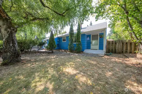 12515 25th Ave NE, Seattle, WA 98125