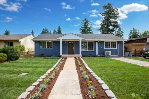 762 Queen Ave NE, Renton, WA 98056