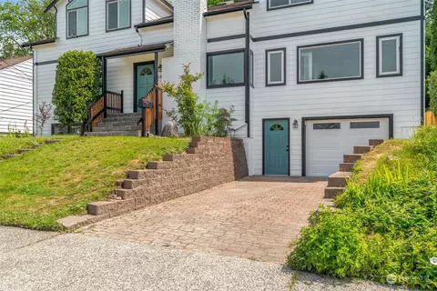 6826 47th Ave NE, Seattle, WA 98115