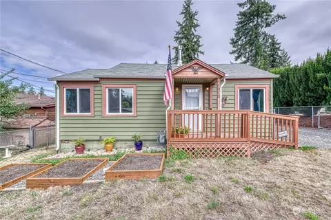 1018 Sheridan Rd, Bremerton, WA 98310