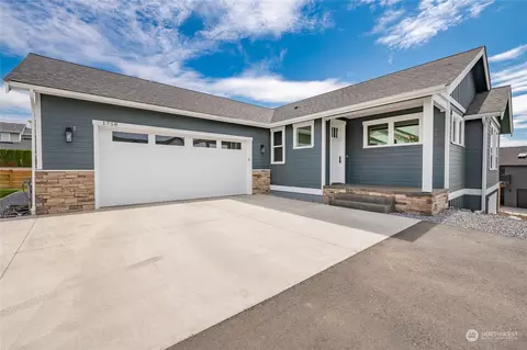 1758 Farmview Ter, Lynden, WA 98264