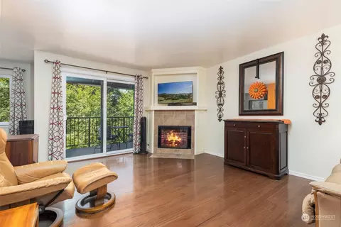 3570 Narrows View Ln NE #202, Bremerton, WA 98310