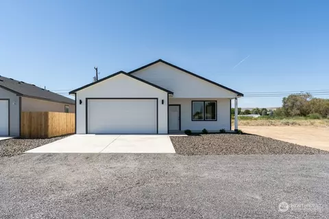 727 Aster St S, Soap Lake, WA 98851