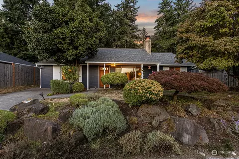 9242 23rd Ave SW, Seattle, WA 98106