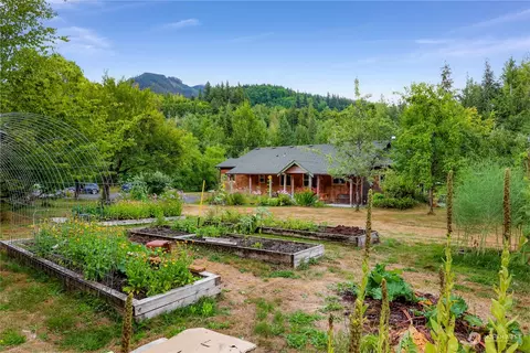 7202 S Pass Rd, Maple Falls, WA 98266 photo 3