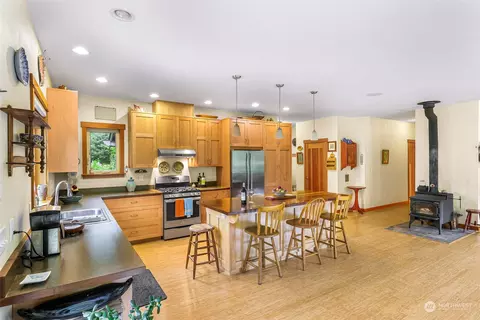 7202 S Pass Rd, Maple Falls, WA 98266 photo 10