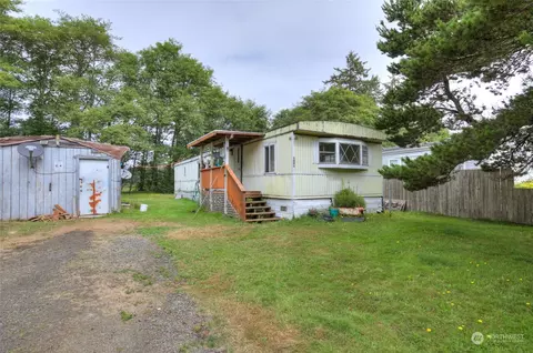 210 E Rain St, Ocean Shores, WA 98569