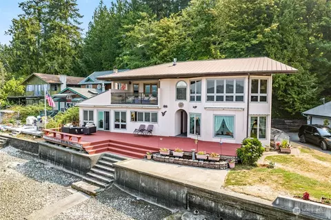 90 E Rose Point Ln, Belfair, WA 98528