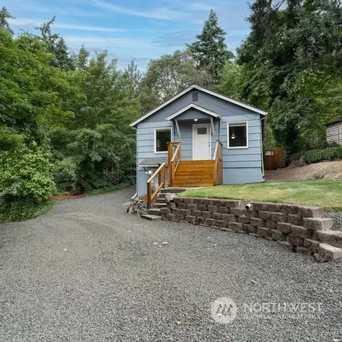 4238 W Arsenal Way, Bremerton, WA 98312