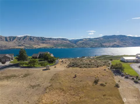 140 Henderson Ter, Chelan, WA 98816