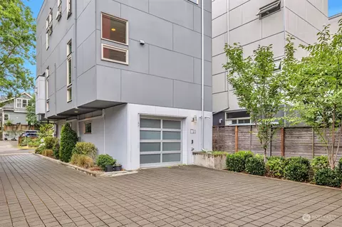 512 26th Ave S, Seattle, WA 98144