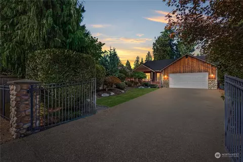 5206 Rainier Dr E, Bonney Lake, WA 98391