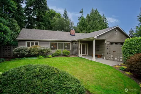 3925 90th Ave SE, Mercer Island, WA 98040