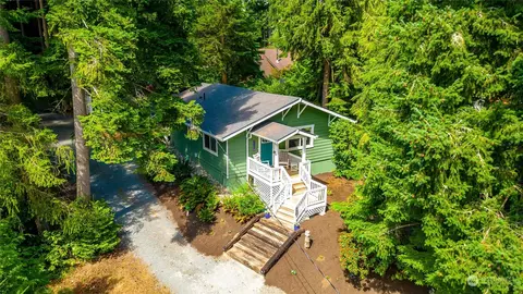 1626 Aspen Dr, Camano Island, WA 98282