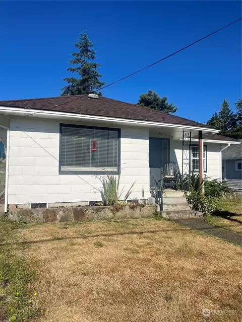 750 Barnhart St, Raymond, WA 98577