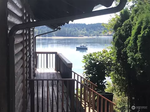 12611 110th Ave, Anderson Island, WA 98303