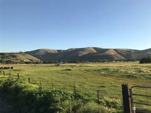 7451 Number 6 Rd, Ellensburg, WA 98926