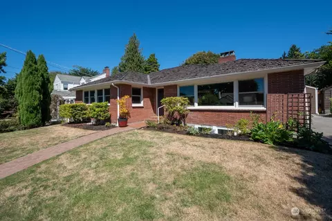 3612 Magnolia Blvd W, Seattle, WA 98199
